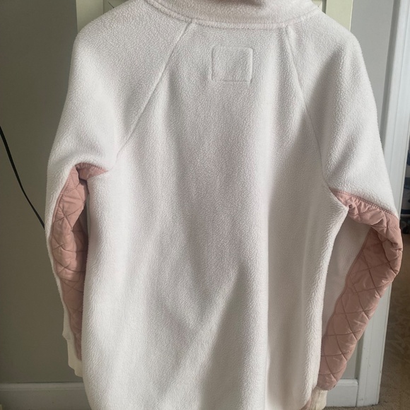 Abercrombie Fleece Pullover - Picture 3 of 3
